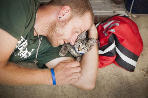 Touching photos capture the bond between homeless people and their loyal pets, America, June 2014